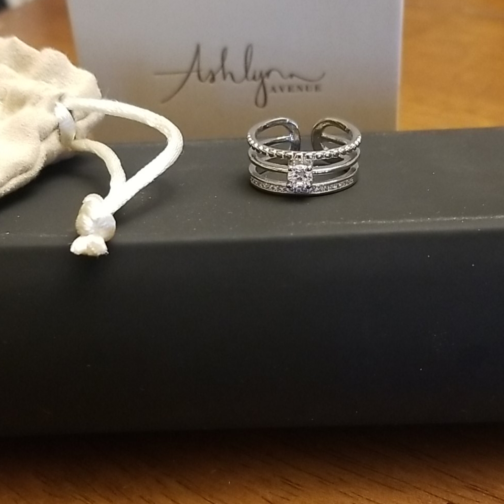 Gorgeous Silver Ring, Size 7